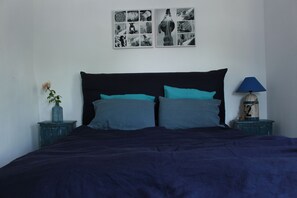 4 bedrooms, iron/ironing board, travel cot, WiFi