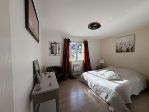 4 dormitorios, escritorio, tabla de planchar con plancha y wifi gratis