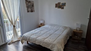 2 chambres, fer et planche à repasser, lit parapluie, Wi-Fi gratuit
