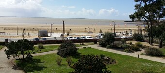 Appart panoramisch uitzicht op zee Aan het strand 6 pers St Georges didonne