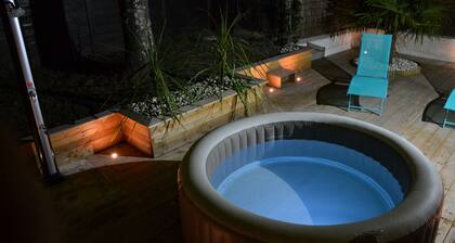 Gite avec spa privé et terrasse clos à proximité de commerces et de riviÚres