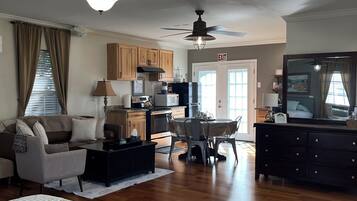 1 chambre, fer et planche Ă repasser, Wi-Fi, draps fournis