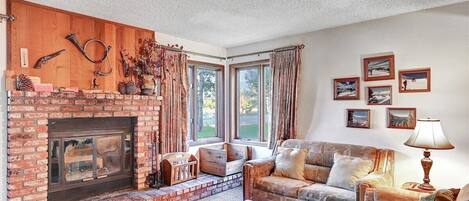 TV, fireplace, stereo