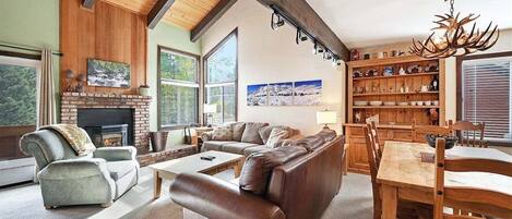 TV, fireplace, stereo