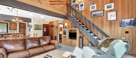 TV, fireplace, stereo