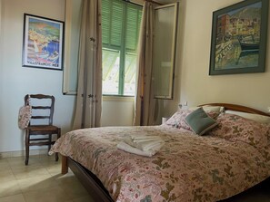 2 bedrooms, iron/ironing board, travel crib, free WiFi