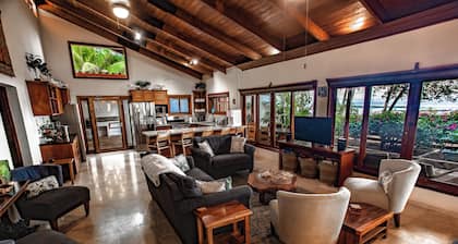 Top Private Beachfront Home 20+ Years-Sugar Sand &Surf, Sleep 13 w/4 full baths!