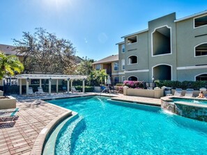 Piscine extérieure, piscine chauffée