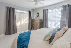 2 عدّة غرف نوم ومكواة/لوح كي وواي فاي وملاءات أسرّة