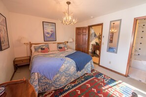 4 bedrooms, iron/ironing board, WiFi, bed sheets - Spacious ski in double condo prime base area location by Mountaineer Square. (Mt. Crested Butte)