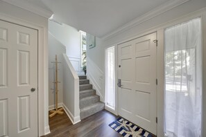 Interior - Sunset Rentals | Ocean Cove 808 (Hilton Head Island)