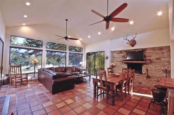 TV, fireplace, DVD player, books