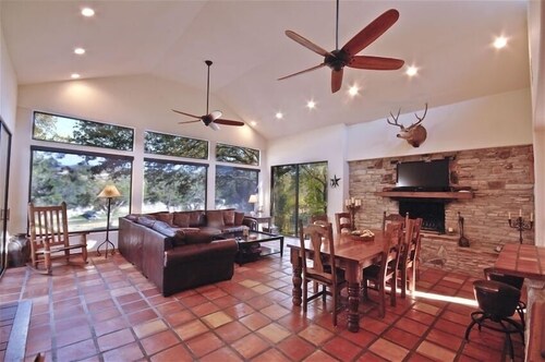 Austin Lake Travis Pool Waterfront -  Hill Country Retreat 2 Acres  Sleeps 20