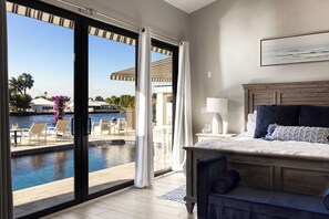 4 bedrooms, iron/ironing board, WiFi, bed sheets - Enjoy the Intracoastal Views! Private Pool+Hot Tub - Walk to Beach&Town  (Lauderdale-By-The-Sea)
