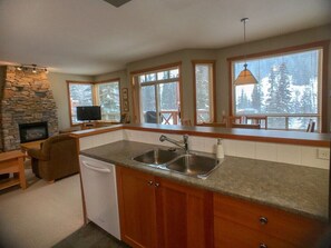 Interior - Panorama Riverbend 3-Bedroom Town House - Location, Location, Location (Panorama Village)