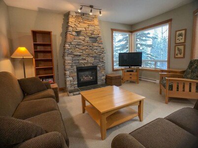 Panorama Riverbend 3-Bedroom Town House - Location, Location, Location