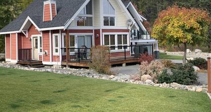 Amazing unobstructed Lake Okanagan view - Booking for summer 2026 now!