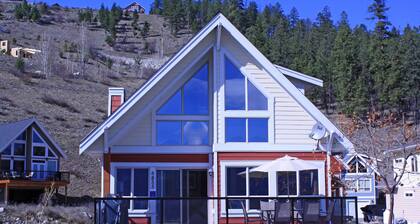 Amazing unobstructed Lake Okanagan view - Booking for summer 2026 now!