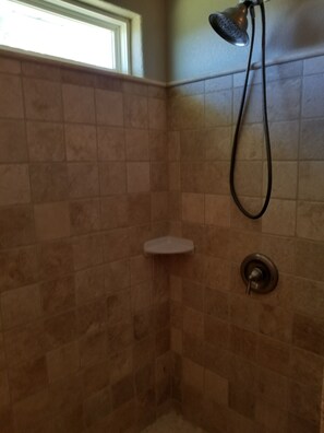 Combined shower/bathtub, hair dryer, towels, toilet paper - Shore to Please - in Beautiful Isla del Sol - Golf Cart Available (Galveston)