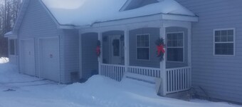 2200 square foot 4 bedroom duplex.