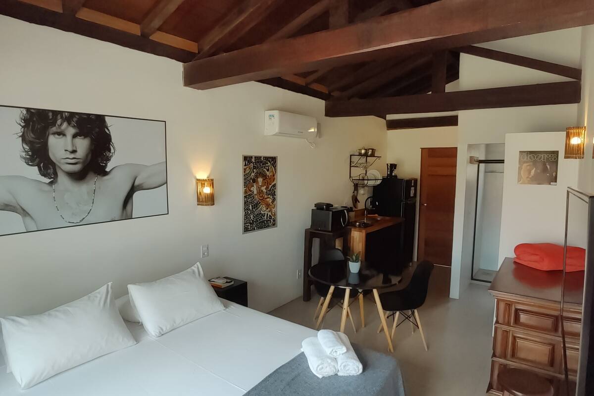 Basic Studio, 1 Queen Bed, Non Smoking, Pool View