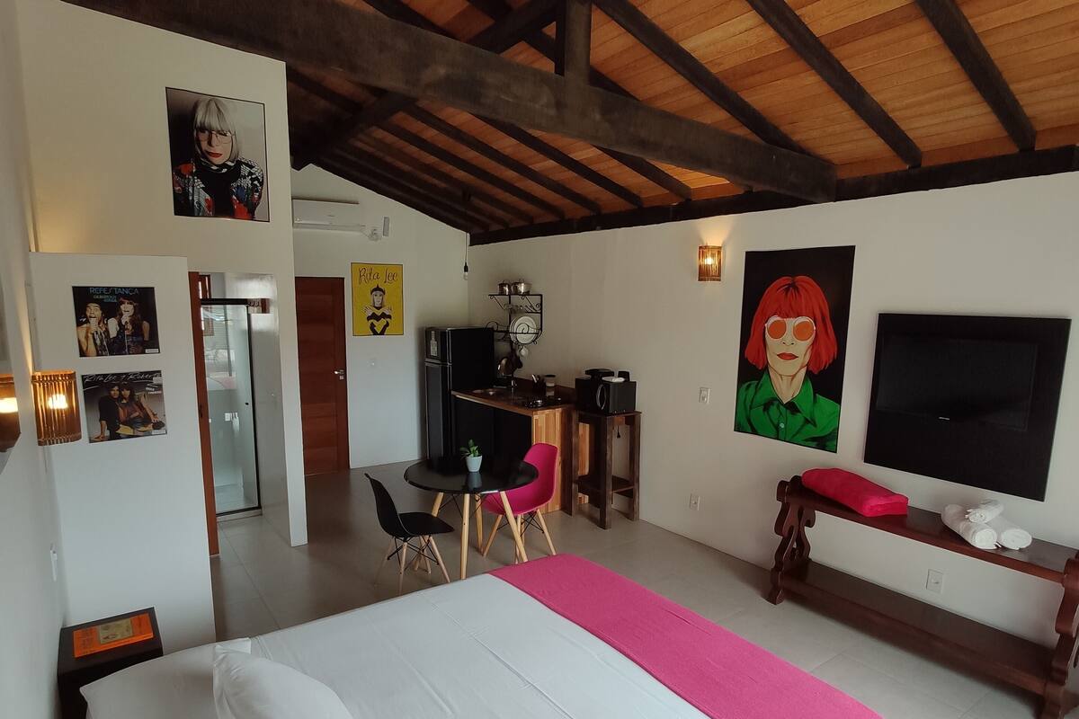 Classic Studio, 1 Queen Bed, Non Smoking, Pool View