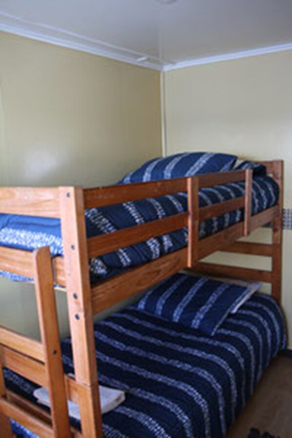 Family Apartment, 2 Bedrooms | 2 bedrooms, free WiFi, bed sheets