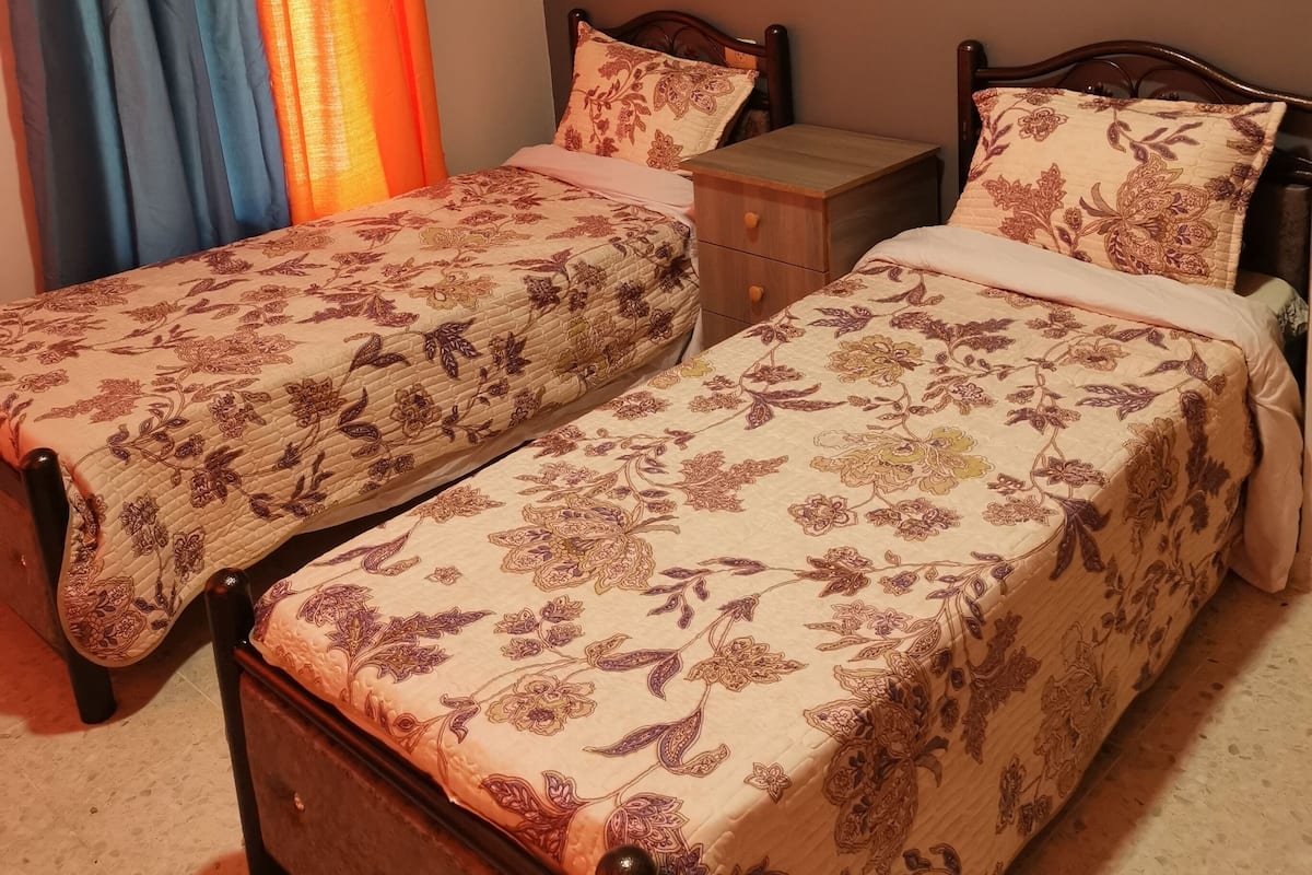 2 bedrooms, down duvets, pillow-top beds, individually furnished