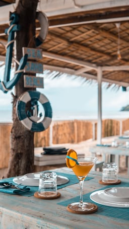 Breakfast, lunch and dinner served . Cabana Retreat - Glamping