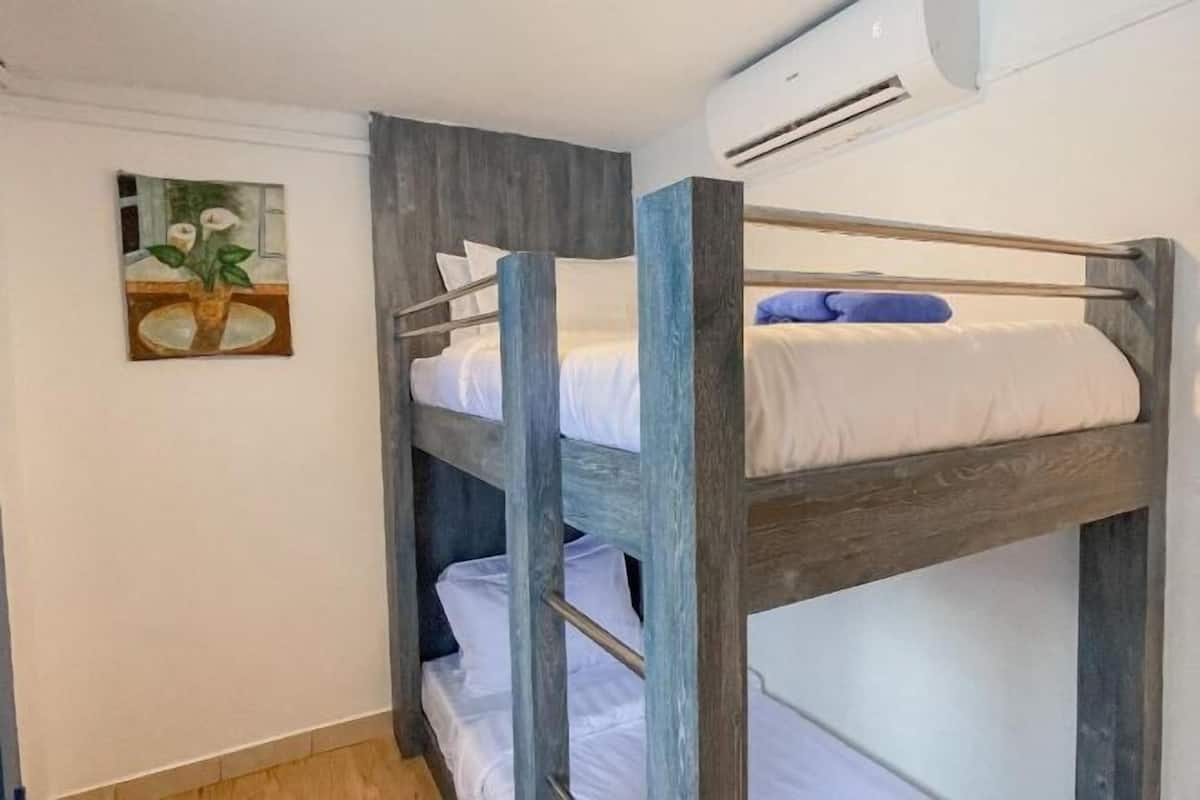 Iron/ironing board