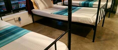 3 bedrooms, in-room safe, iron/ironing board, WiFi