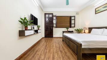 2 bedrooms, WiFi, bed sheets, wheelchair access