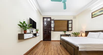 10 mins to Old Quarter, Hanoi's Finest, located in the Center of the City