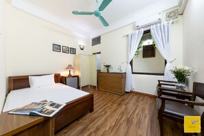 2 bedrooms, WiFi, bed sheets, wheelchair access - 10 mins to Old Quarter, Hanoi's Finest, located in the Center of the City (Ha Noi)