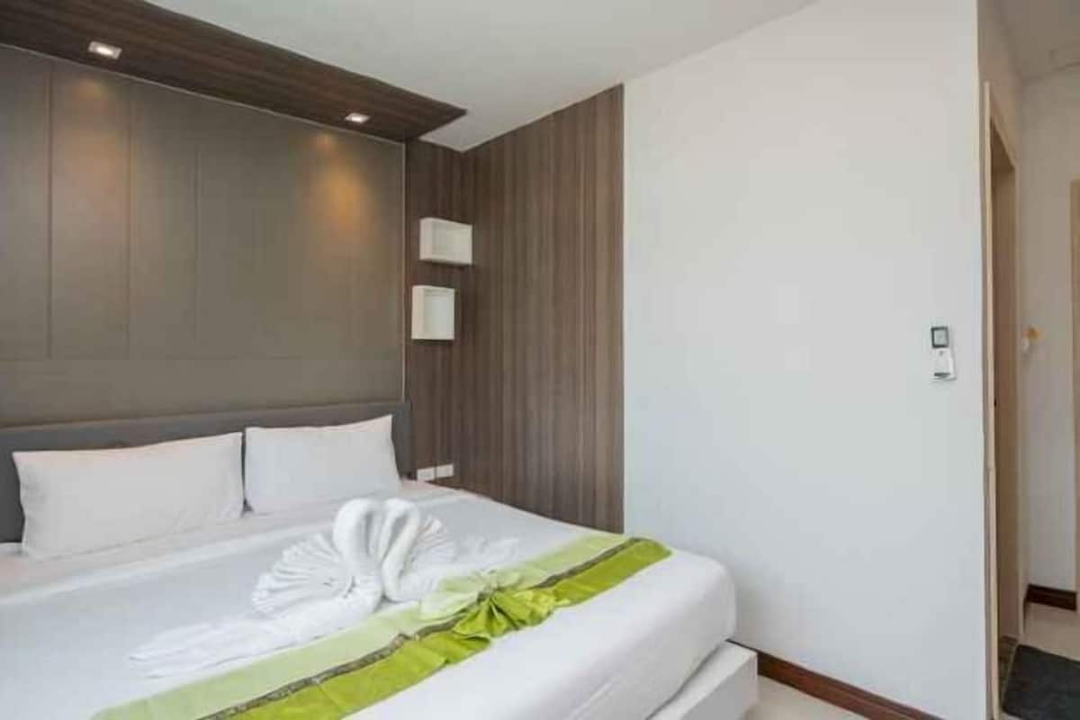 In-room safe, desk, blackout curtains, soundproofing