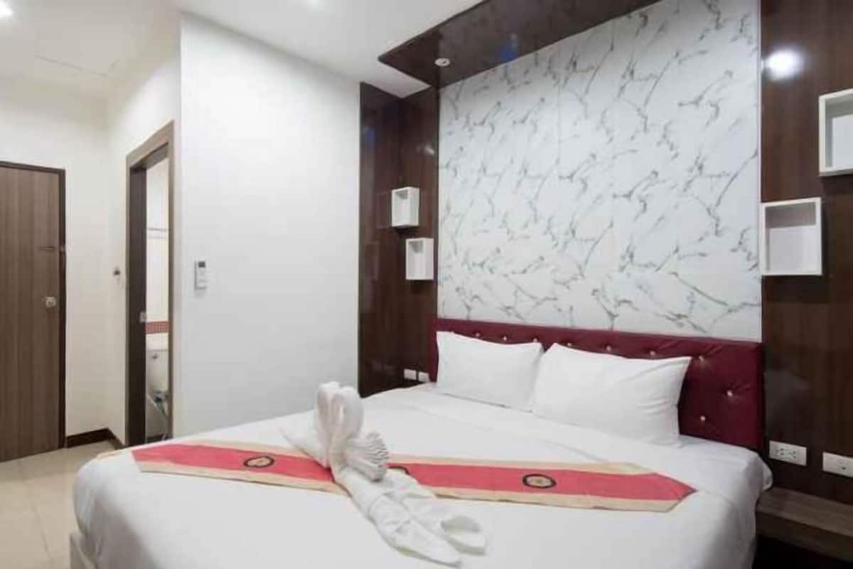In-room safe, desk, blackout curtains, soundproofing