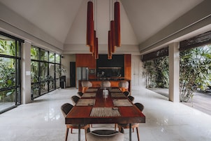 Villa de lujo, patio, vistas al valle | Cocina privada | Horno, lavavajillas, hervidor eléctrico y molinillo de café
