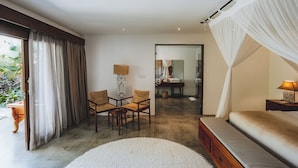 Luxury Villa, Private Pool | Bathroom | Free toiletries, hair dryer, bathrobes, towels - The Hidden Paradise Ubud (Ubud)