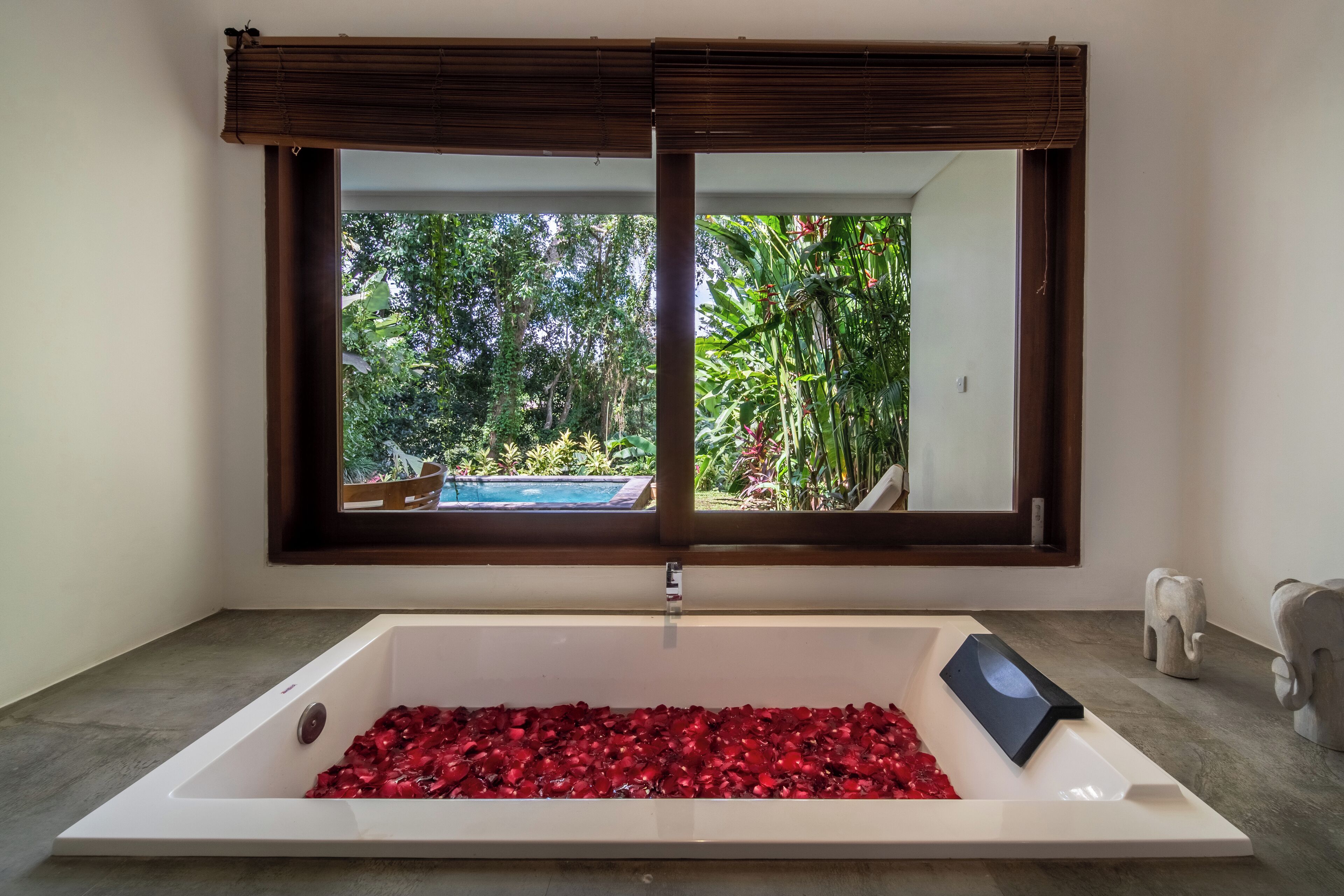 Luxury Villa, Private Pool | Bathroom | Free toiletries, bathrobes, towels
