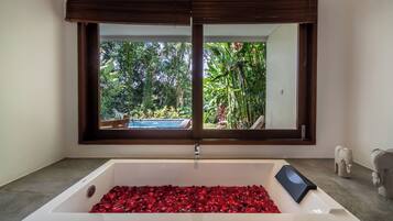 Luxury Villa, Private Pool | Bathroom | Free toiletries, bathrobes, towels