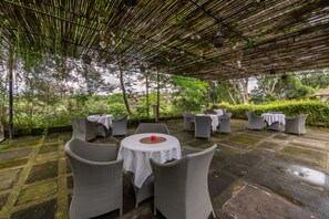 Outdoor dining - The Hidden Paradise Ubud (Ubud)
