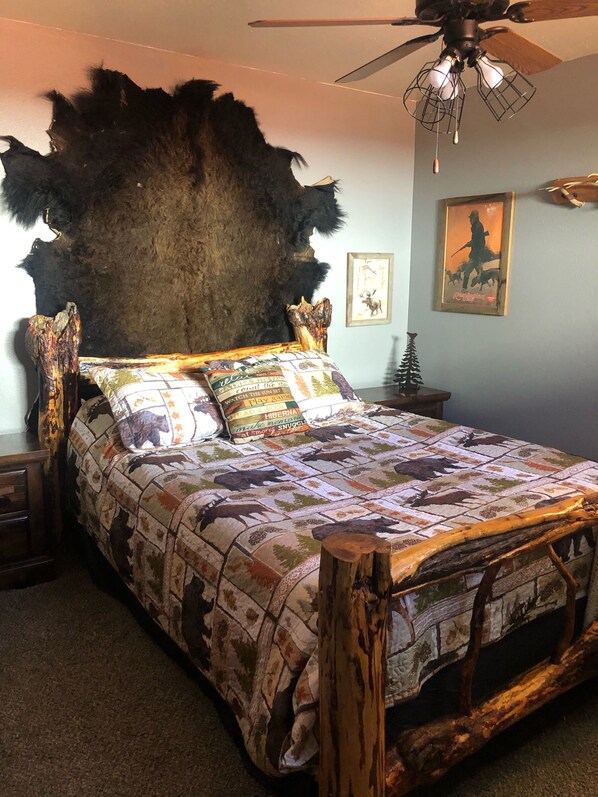 2 bedrooms, desk, iron/ironing board, travel cot