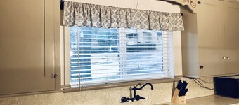 Tucci House - Cozy Historic Home - Sleeps 10