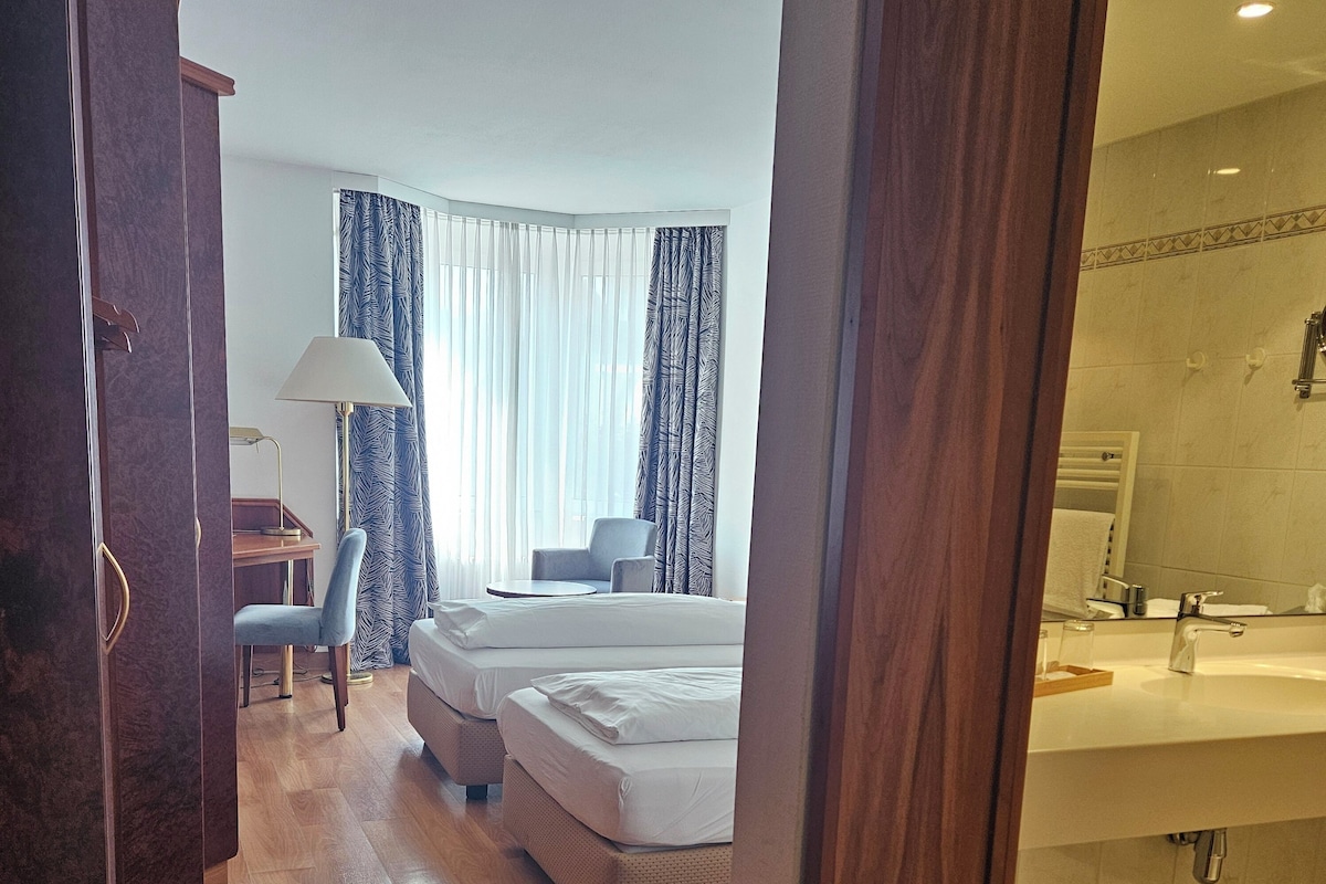Standard Double or Twin Room | Minibar, in-room safe, blackout curtains, free WiFi