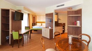 Living area - Rheinhotel LARUS (Kaltenengers)