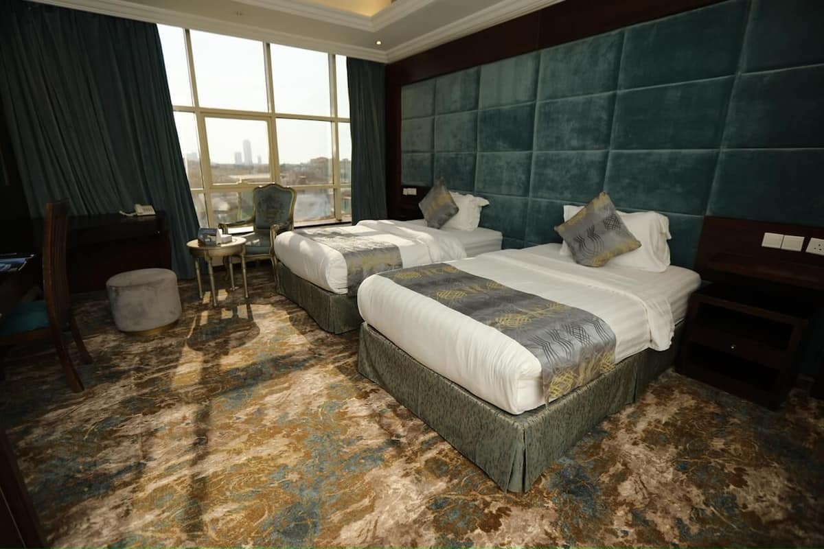 Standard-Zweibettzimmer | Zimmersafe, schallisolierte Zimmer, Bügeleisen/Bügelbrett