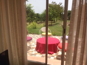 Comfort Studio, 1 Queen Bed, Non Smoking, Garden View | Terrace/patio