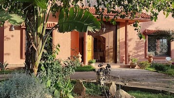 Pintu masuk hartanah