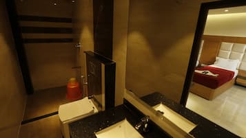 Sturta, snyrtivörur án endurgjalds, handklæði, sápa