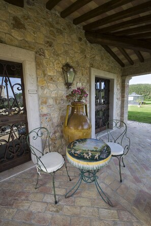 Phòng 4 dành cho gia đình, nhiều giường, sân hiên, tòa nhà phụ | Hiên